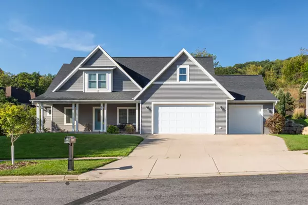 923 Aspen Valley Dr,  Onalaska,  WI 54650