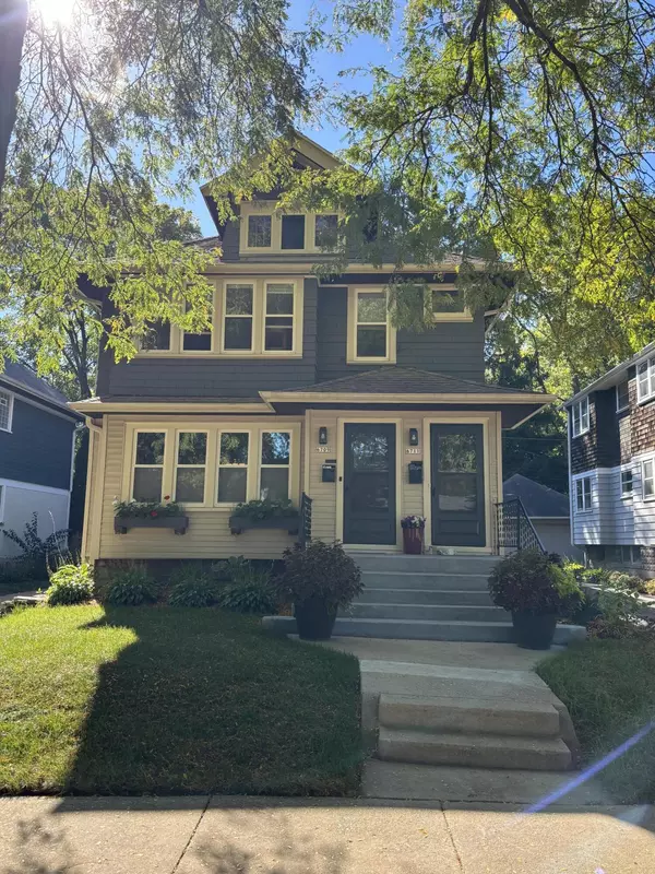 6709 W Lloyd St Unit 6711, Wauwatosa, WI 53213