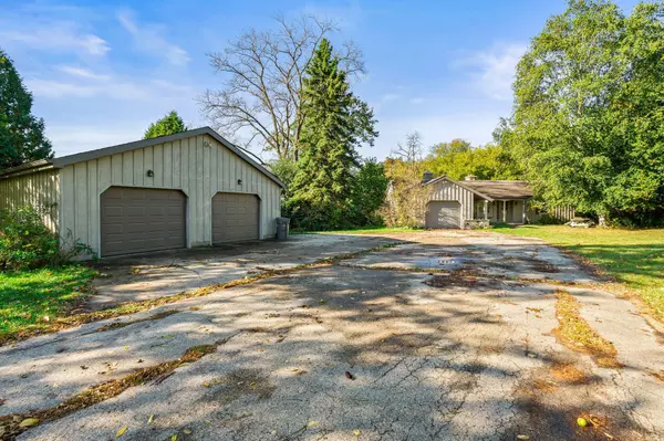 N2079 Resthaven Rd, Ashippun, WI 53078