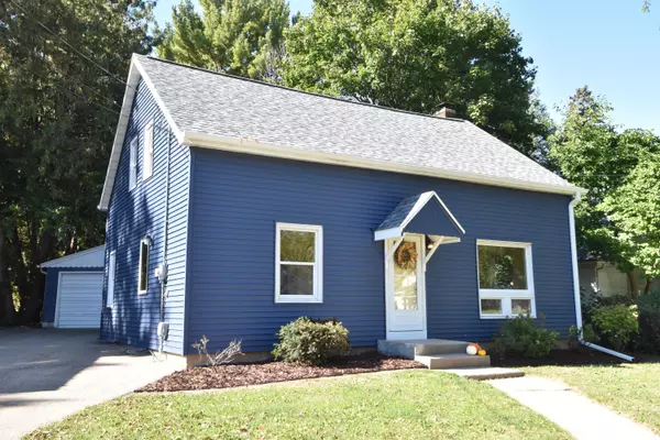 110 Riverlawn Ave,  Watertown,  WI 53094