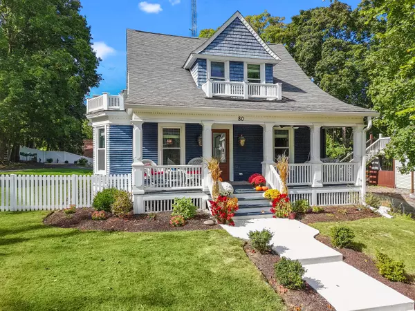 80 Clover St, Williams Bay, WI 53191