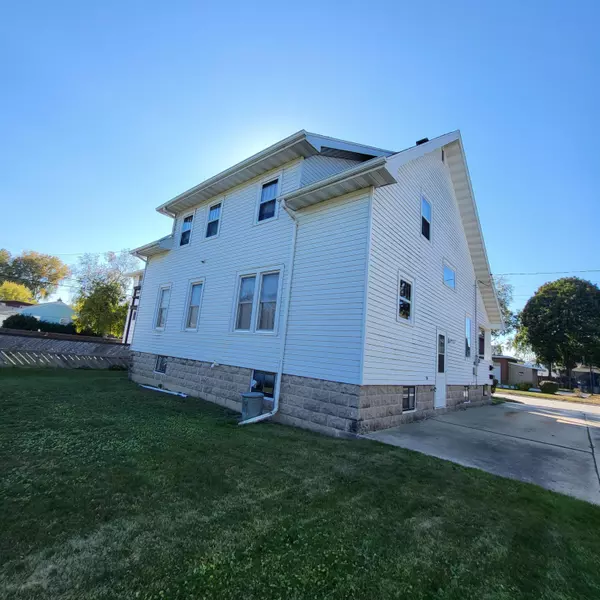 Two Rivers, WI 54241,1005 Webster St