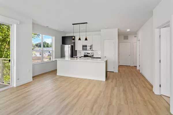 Kenosha, WI 53140,5945 6th Ave Unit 219