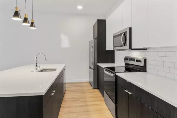 Kenosha, WI 53140,5945 6th Ave Unit 116