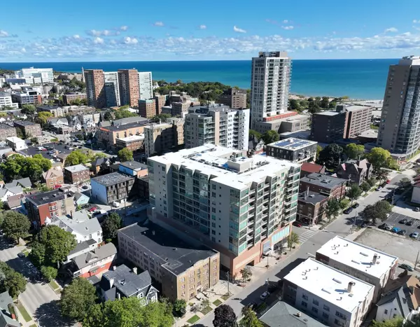 Milwaukee, WI 53202,1550 E Royall Pl Unit 501