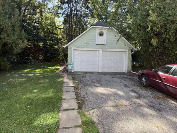 West Allis, WI 53214,8751 W Maple St