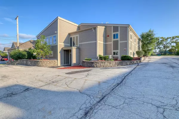 Greenfield, WI 53221,2741 W Layton Ave