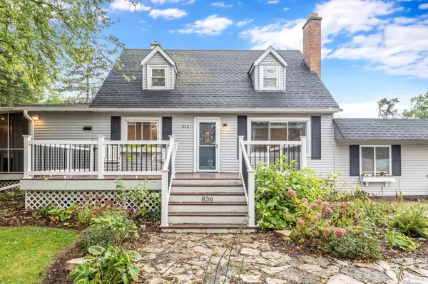 836 Maxwell St, Lake Geneva, WI 53147