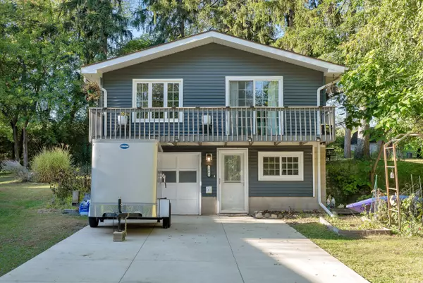 1061 Highland Dr,  Twin Lakes,  WI 53181