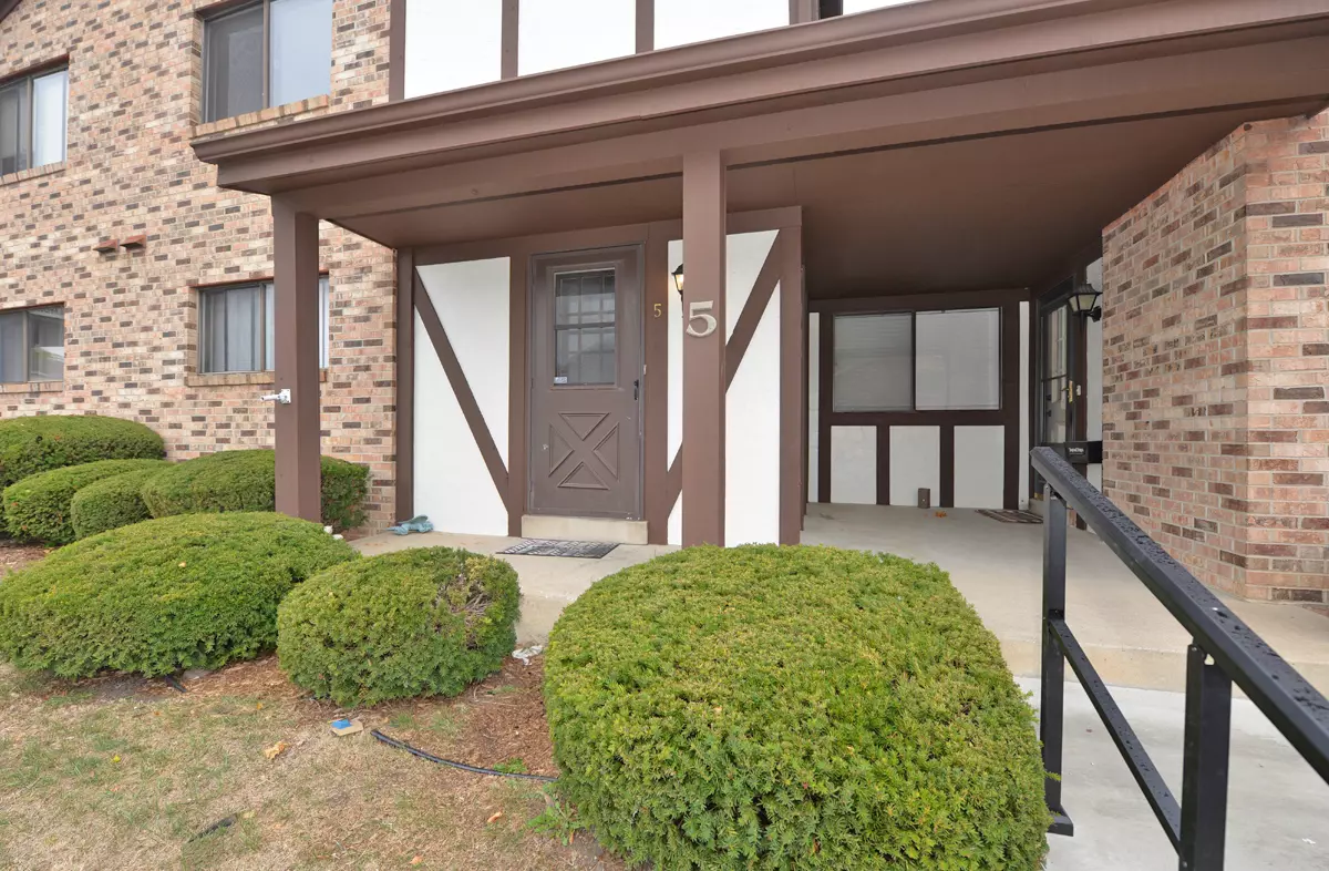 Mount Pleasant, WI 53406,5616 Cambridge Ln Unit 5