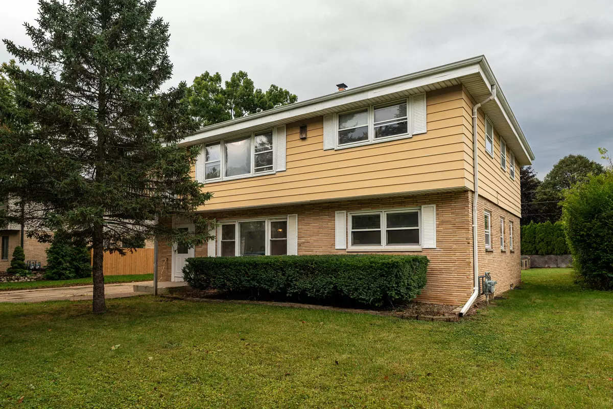 Wauwatosa, WI 53226,1409 N 116th St Unit 1411