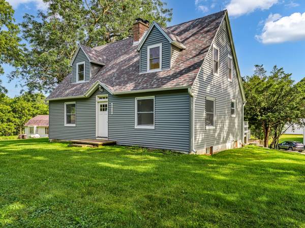 W4015 Black Point Rd, Lake Geneva, WI 53147