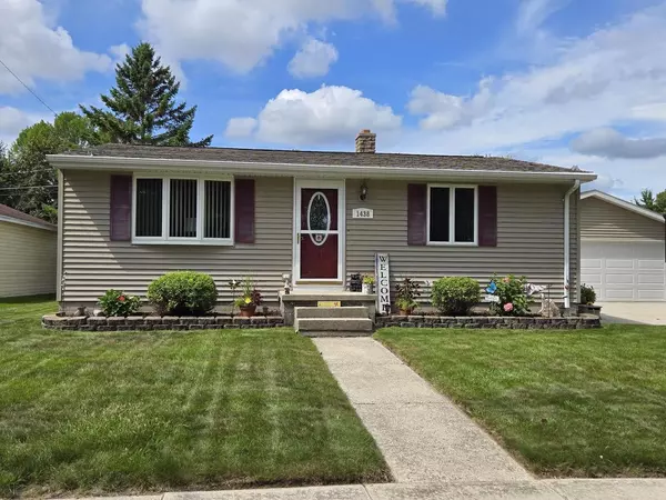 1438 Elder Dr, Manitowoc, WI 54220