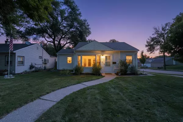 2772 S 50th St,  Milwaukee,  WI 53219