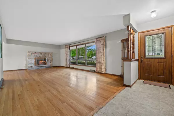 Pleasant Prairie, WI 53142,5506 82nd St