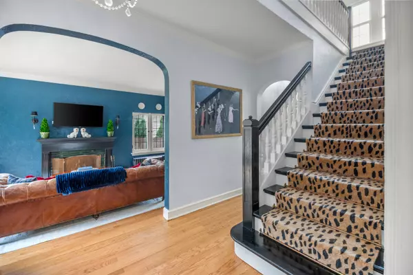 Whitefish Bay, WI 53217,324 E Lexington Blvd