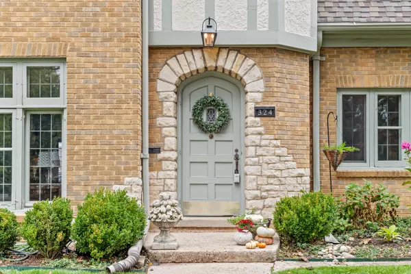 Whitefish Bay, WI 53217,324 E Lexington Blvd