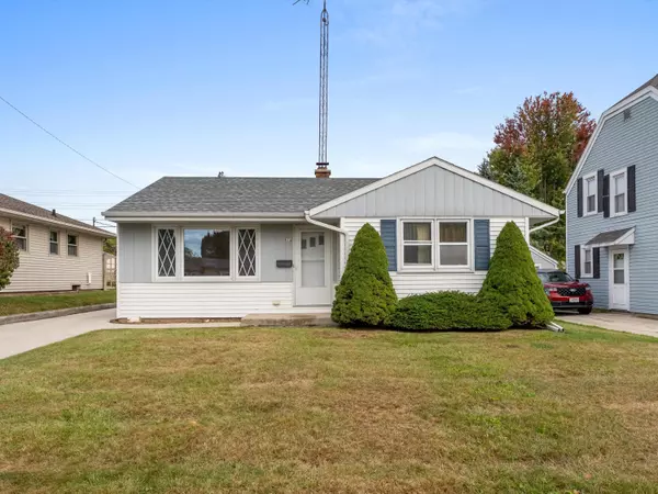 814 Manitou St, Manitowoc, WI 54220