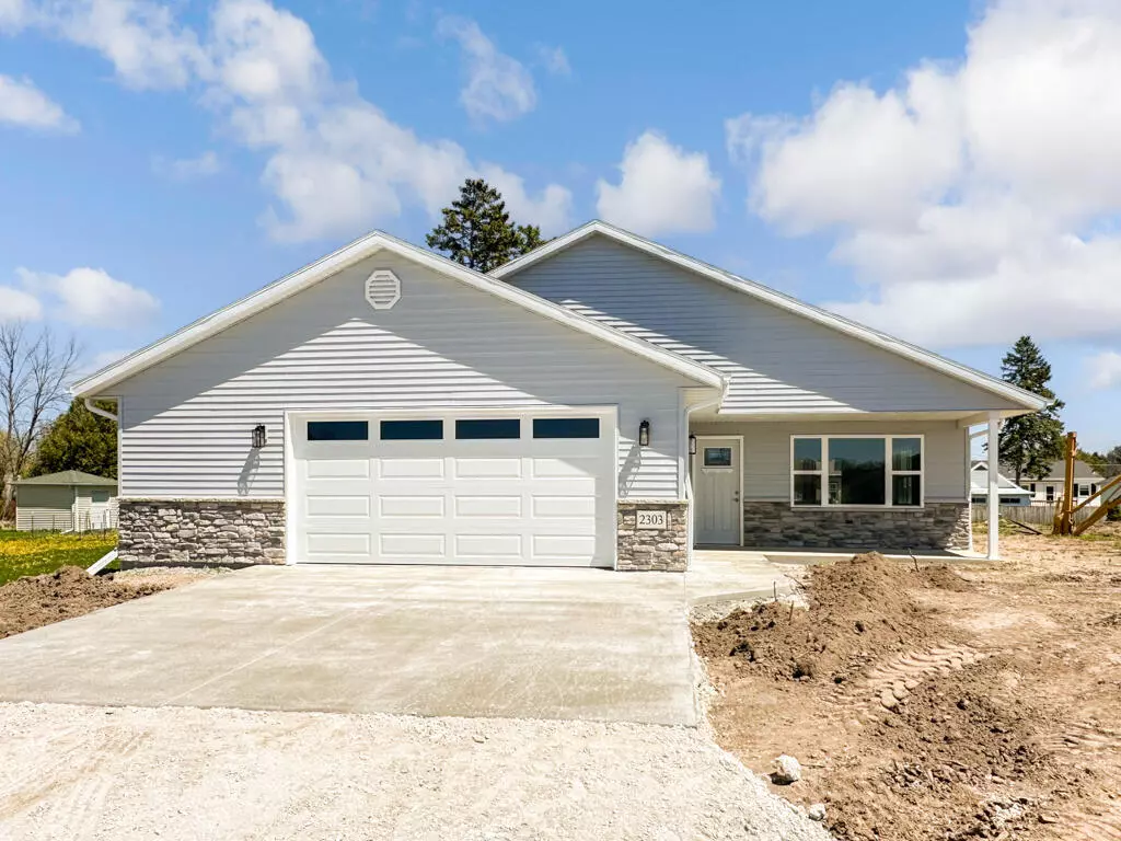 Manitowoc, WI 54220,2303 S 19th St