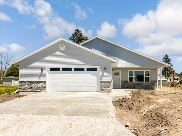 2303 S 19th St, Manitowoc, WI 54220