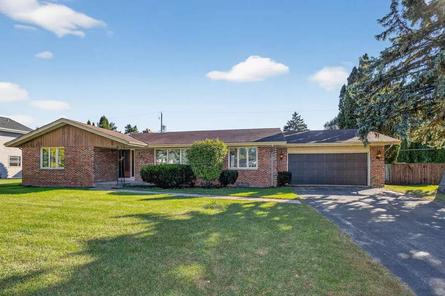 1519 Tiffany Dr, Caledonia, WI 53402