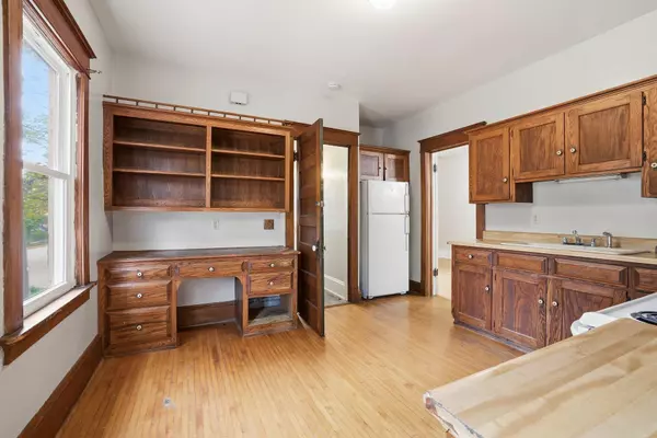 Milwaukee, WI 53212,633 E Burleigh St Unit 635