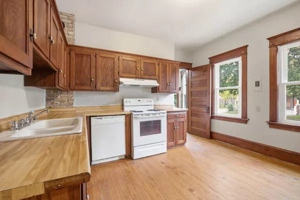 Milwaukee, WI 53212,633 E Burleigh St Unit 635