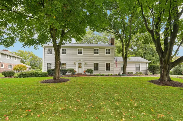 3810 Mountain Dr, Brookfield, WI 53045