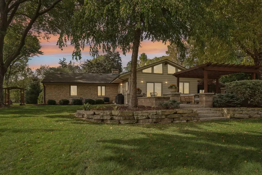 2938 S Waukesha Rd, West Allis, WI 53227