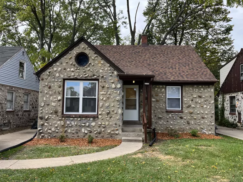 5111 N 62nd St, Milwaukee, WI 53218