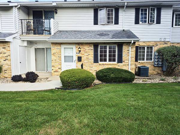 8630 30th Ave Unit 104, Kenosha, WI 53142