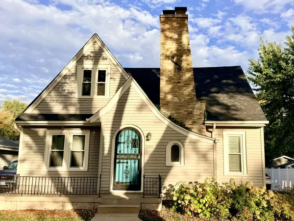 1522 S Sunny Slope Rd,  New Berlin,  WI 53151