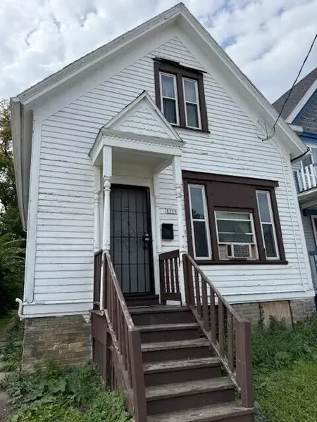 1319 W Groeling Ave, Milwaukee, WI 53206