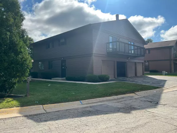 6970 N Raintree Ct Unit D, Milwaukee, WI 53223