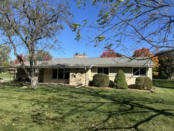 3500 Westwood Dr, Brookfield, WI 53005