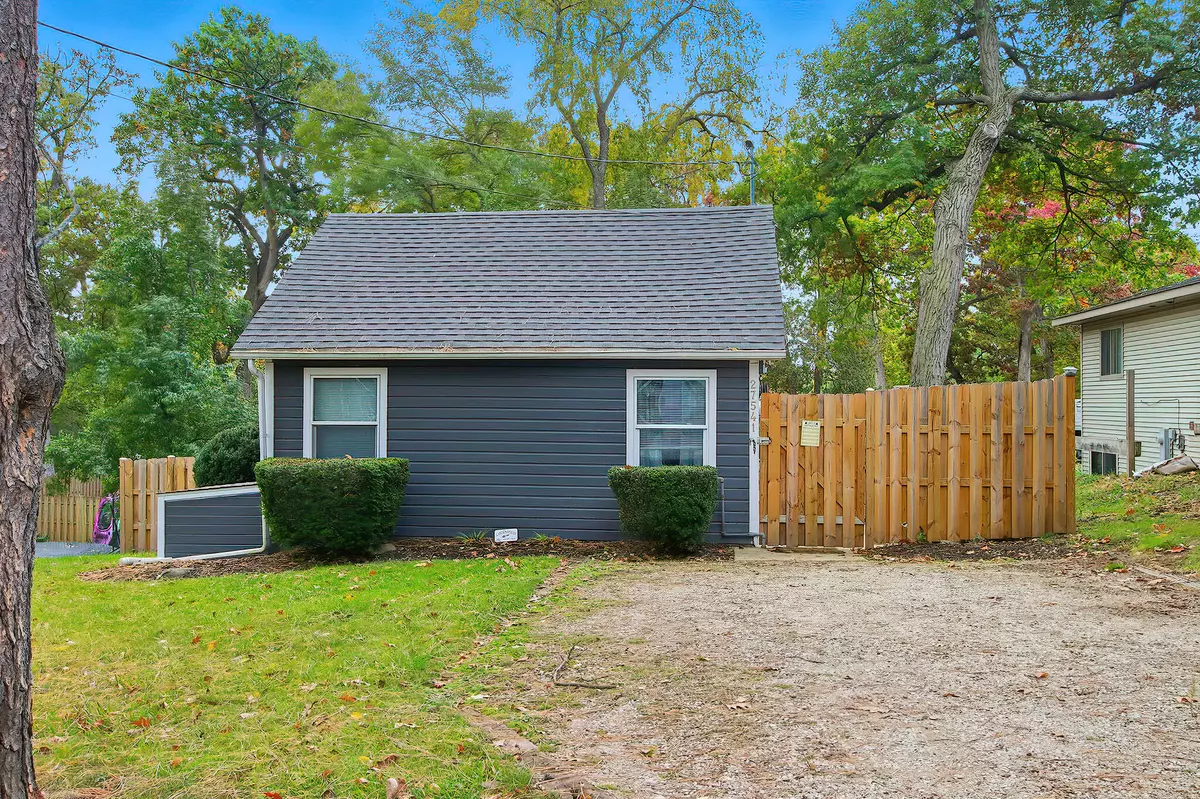 Salem Lakes, WI 53168,27541 94th St