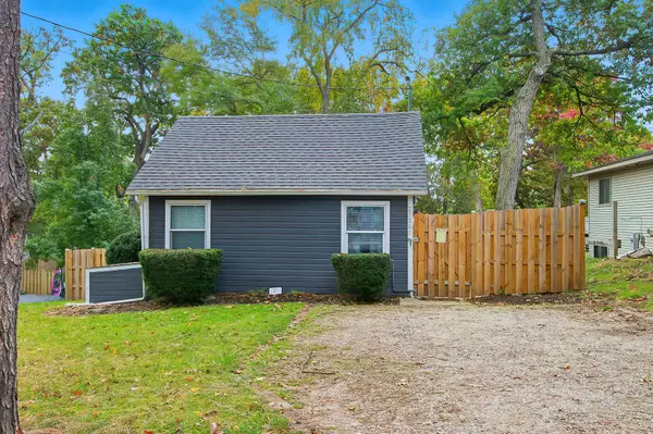 27541 94th St,  Salem Lakes,  WI 53168