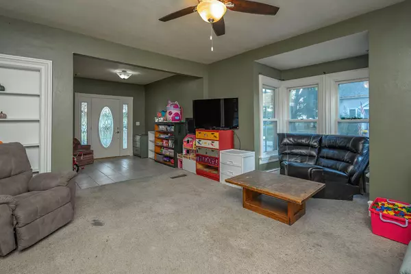 Sharon, WI 53585,127 Pleasant St