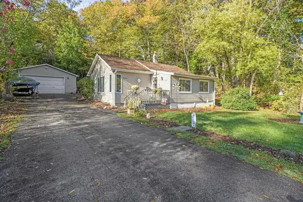 4604 Caley Ct, Waterford, WI 53185