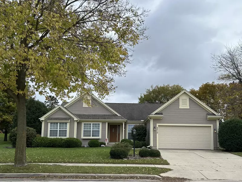 2315 Fox River Pkwy, Waukesha, WI 53189