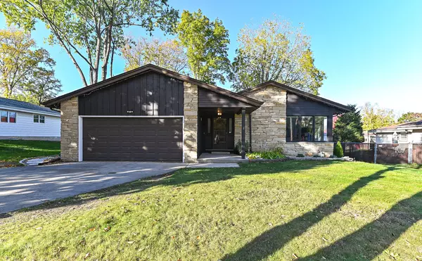 1800 Mackinac Ave, South Milwaukee, WI 53172