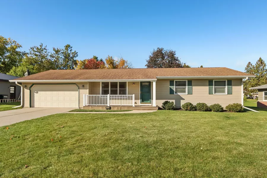 614 Madison Dr, Delavan, WI 53115