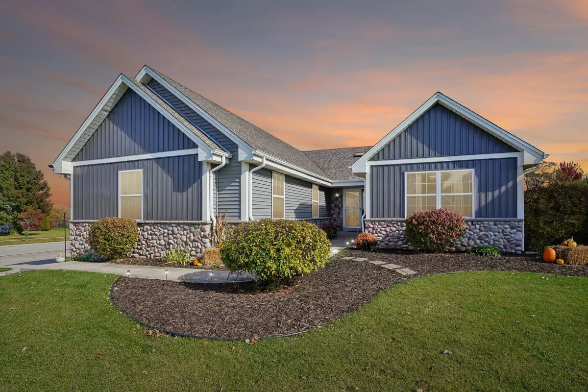 Oak Creek, WI 53154,921 E Prairie View Dr