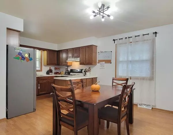 3147 S 49th St, Milwaukee, WI 53219