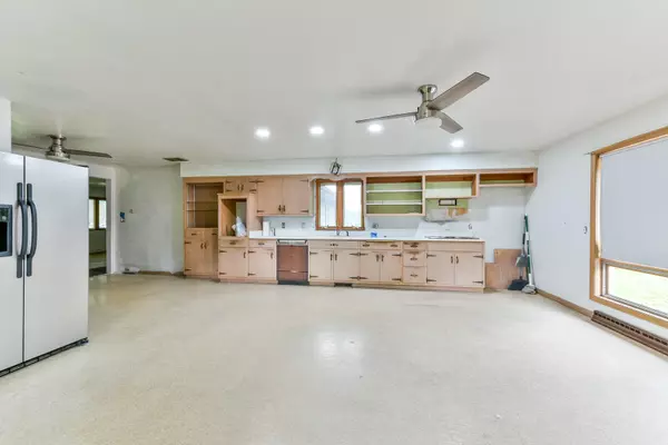 Oak Creek, WI 53154,8974 S Chicago Rd