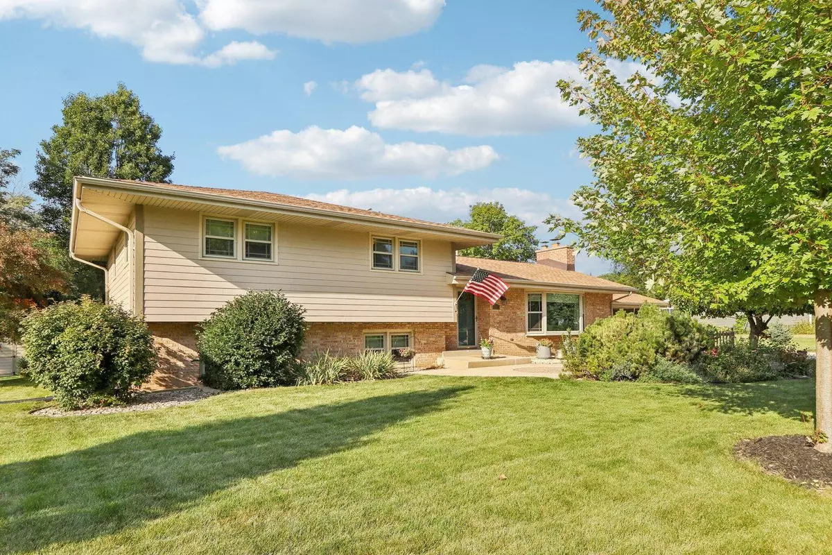 Brookfield, WI 53005,15300 Fieldstone Dr