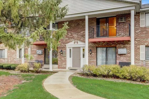 6329 W Nebraska Ave Unit 203, Milwaukee, WI 53220