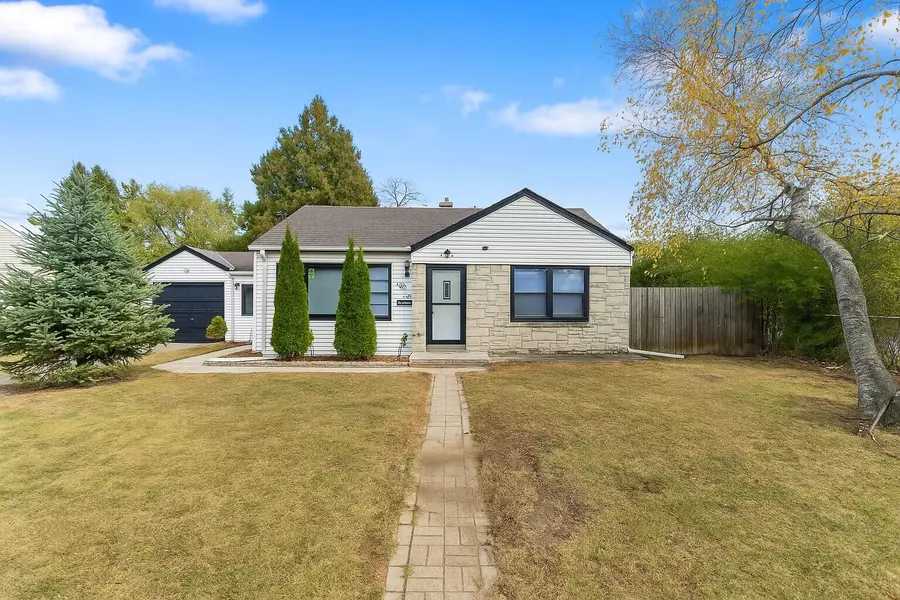 8002 W Fond Du Lac Ave, Milwaukee, WI 53218