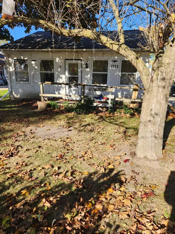 1732 Kremer Ave, Caledonia, WI 53402