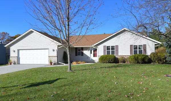 1004 Lous Way -, Slinger, WI 53086
